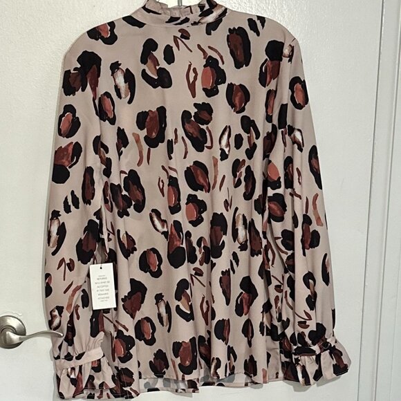 Button Down Shirt with Ruffle Neck - Picture 4 of 6